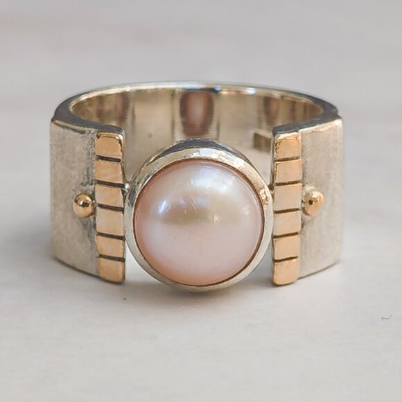 Modernist Sterling Wide-Band Pearl Ring, Two-Tone, Size 6.75 (Silpada catalog) - Picture 1 of 10